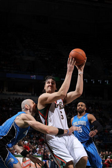  魔术终止15连败，状元班凯罗强势复苏  