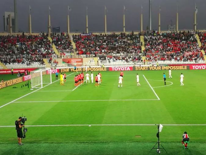  麦金禁区外世界波维拉公园球场见证艺术足球魅力